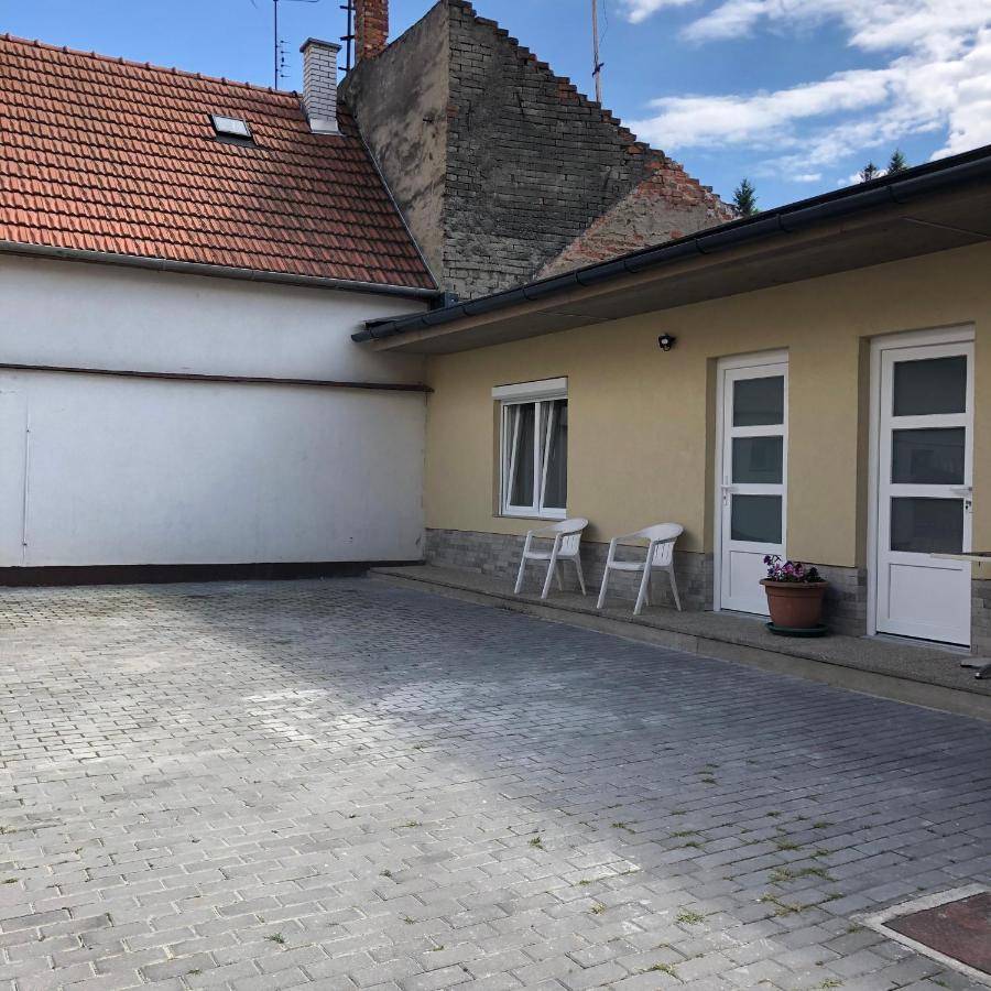 Avas Apartman Miskolc Exterior foto