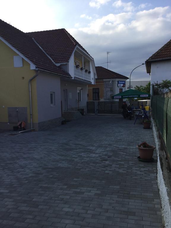 Avas Apartman Miskolc Exterior foto